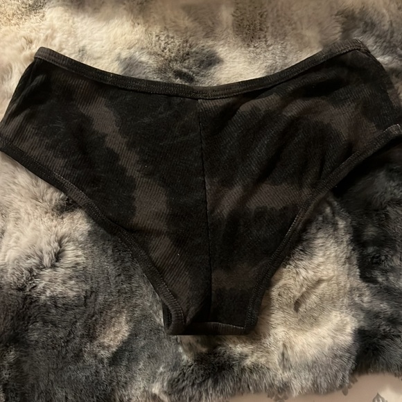 Victoria’s Secret PINK Tie-dye Cotton Cheeky Panty NWT! -Medium - Picture 4 of 4